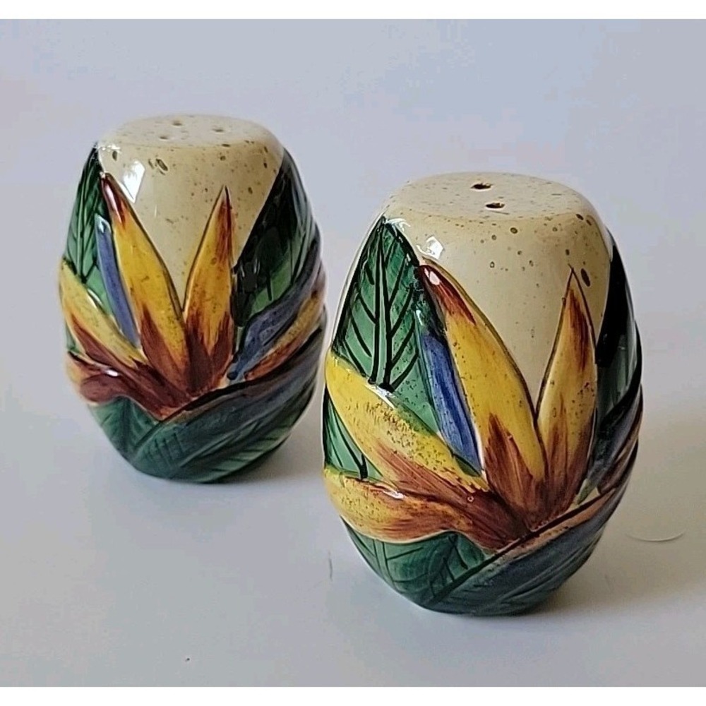Island Plantations 2004 Bird of Paradise Glazed Ceramic Salt Pepper Shakers Pair